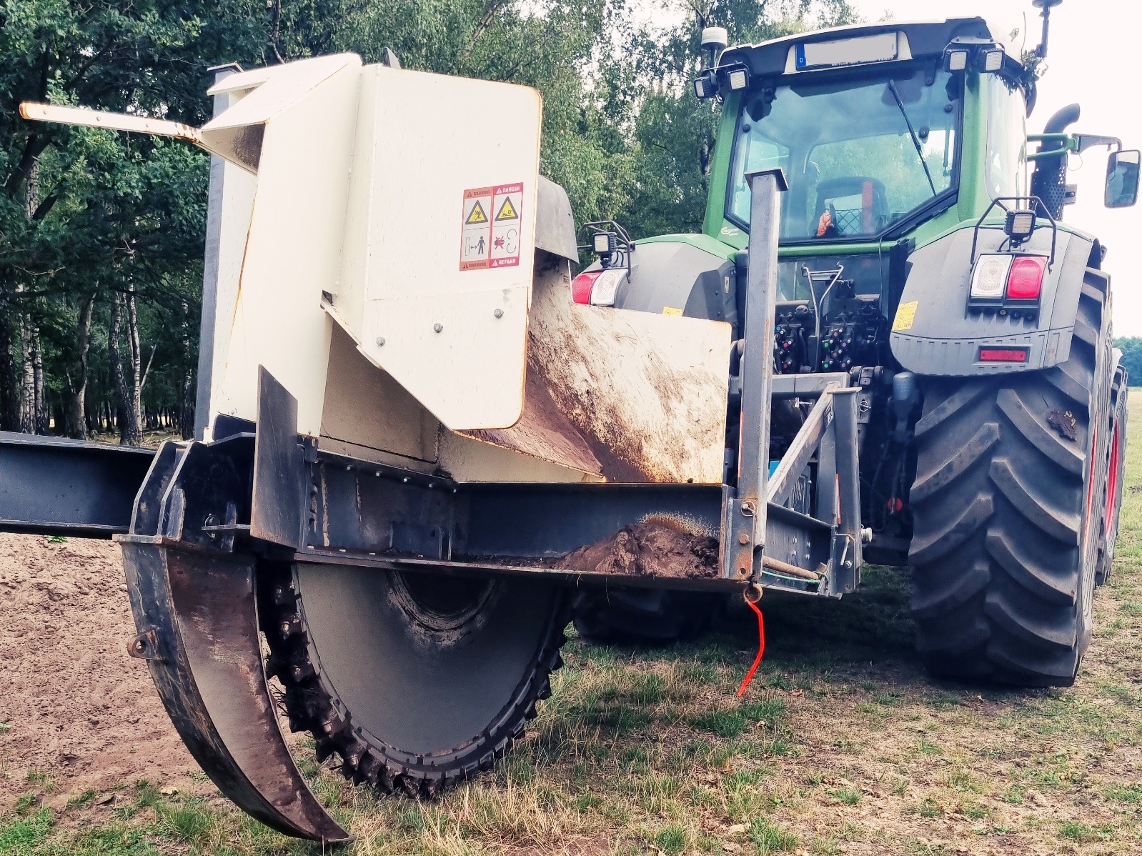 Fräseinsatz in Dülmen für eine Zaunbau-Trasse